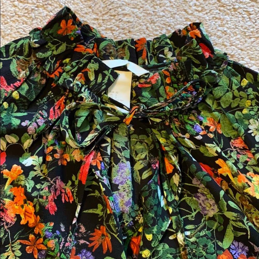 H&M floral tie neck ruffle swing dress in xs - Picture 2 of 7